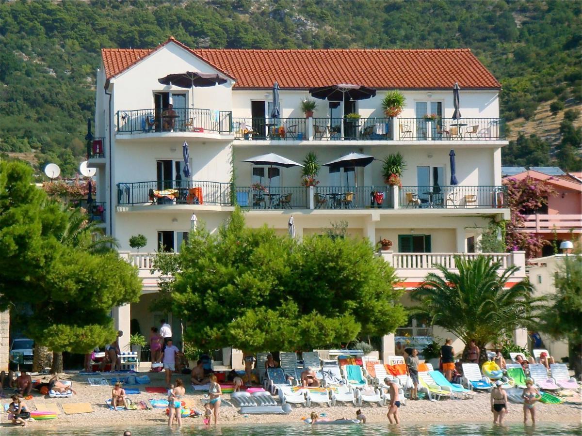 On The Beach-drvenik Apartment *