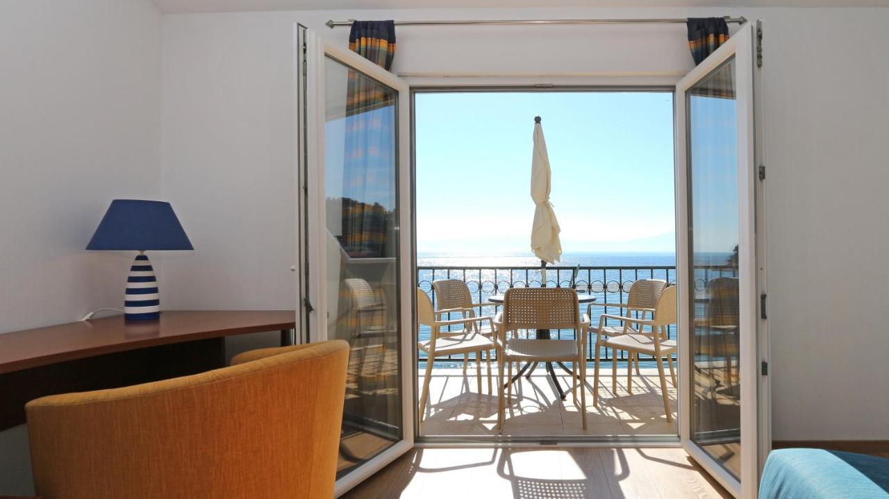 Apartment On The Beach-drvenik Drvenik (Split-Dalmatia)