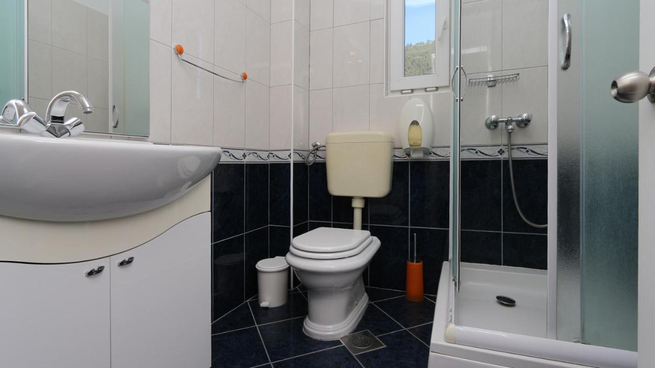 Apartament On The Beach-drvenik *