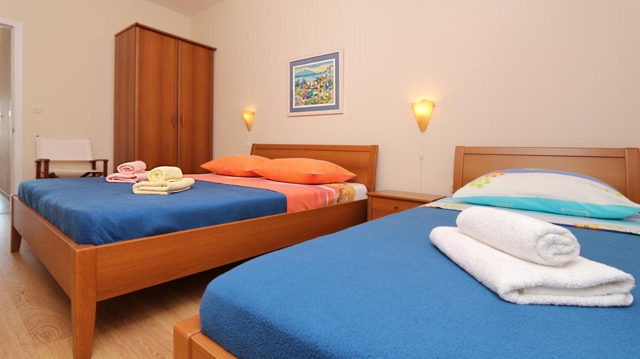 Apartament On The Beach-drvenik
